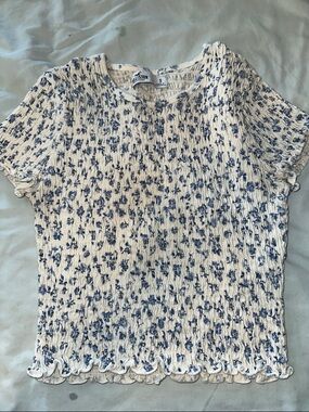 Hollister Cream Short Sleeve Smocked Top with Blue Floral Print